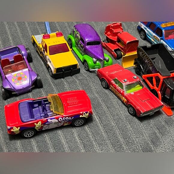 Huge Lot 53 PC Cars Matchbox Hot Wheels Corgi Vintage 70s - Early 2000s W/ CASE - Picture 13 of 16